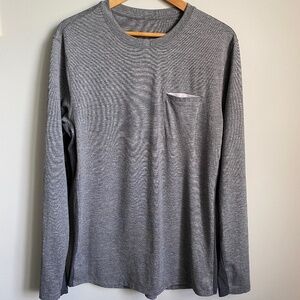 Lululemon Men's Gray Long Sleeve Activewear T-shirt Size Large